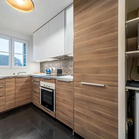 Brown Derby Magic Near Disneyland * Bailly-Romainvilliers